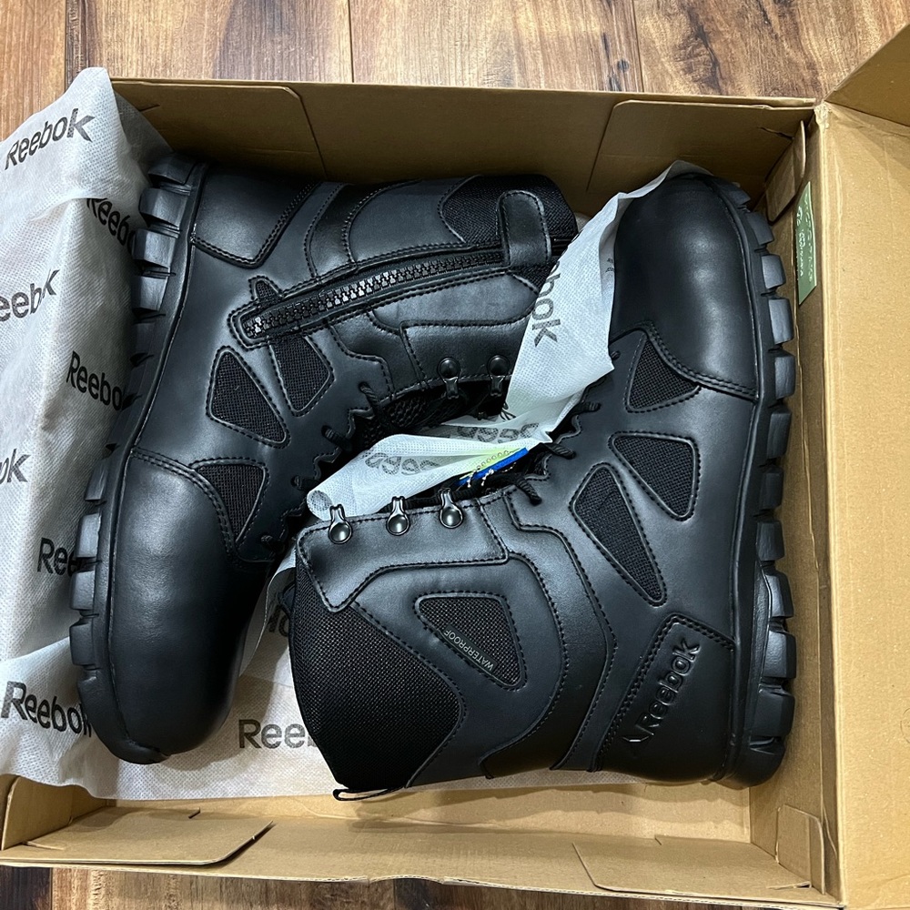 NWT men’s Reebok tactical 8” boots